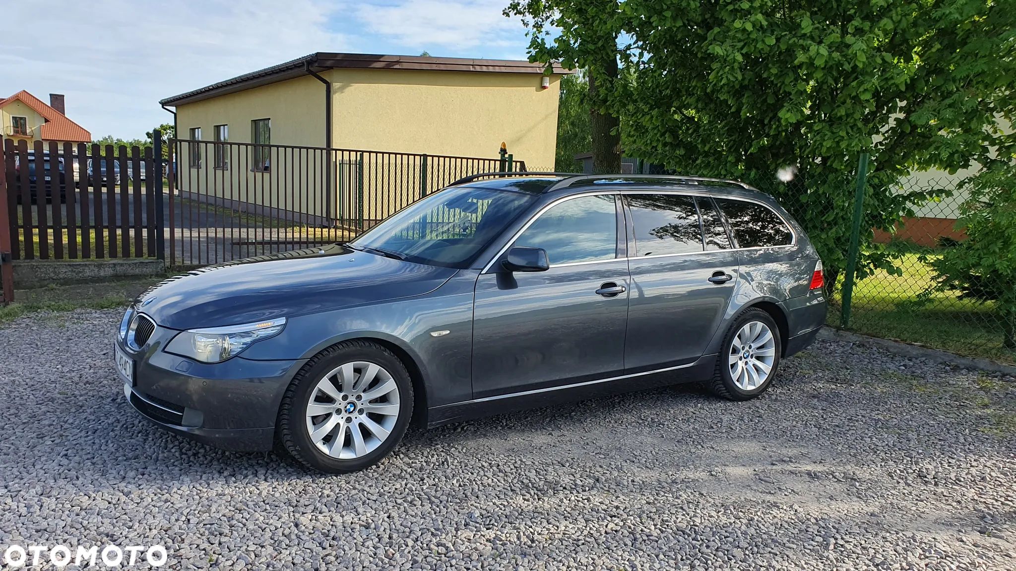 BMW Seria 5 520d Touring Special Edition - 1