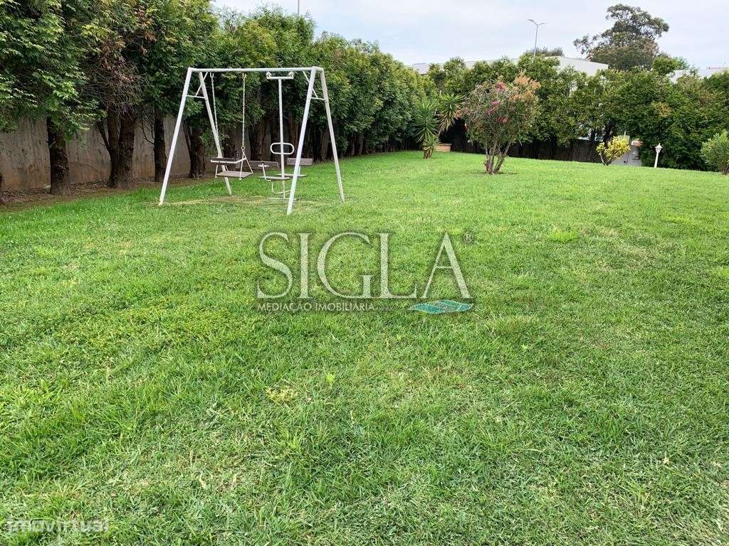 Moradia com Piscina - Grande imagem: 4/30