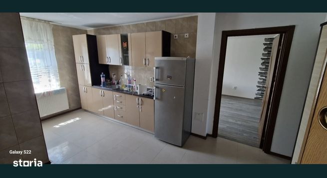 Apartament cu 3 camere de vânzare în zona Calea Călărașilor-2