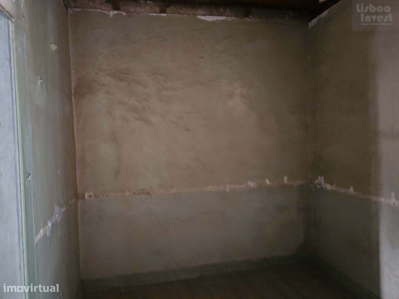 Vendo T2 para remodelação em predio totalmente remodelado-28