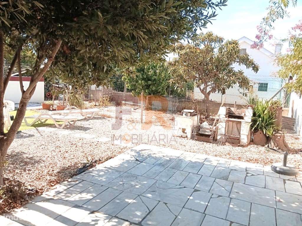 Moradia Isolada Duplex T6 Azeitão-47