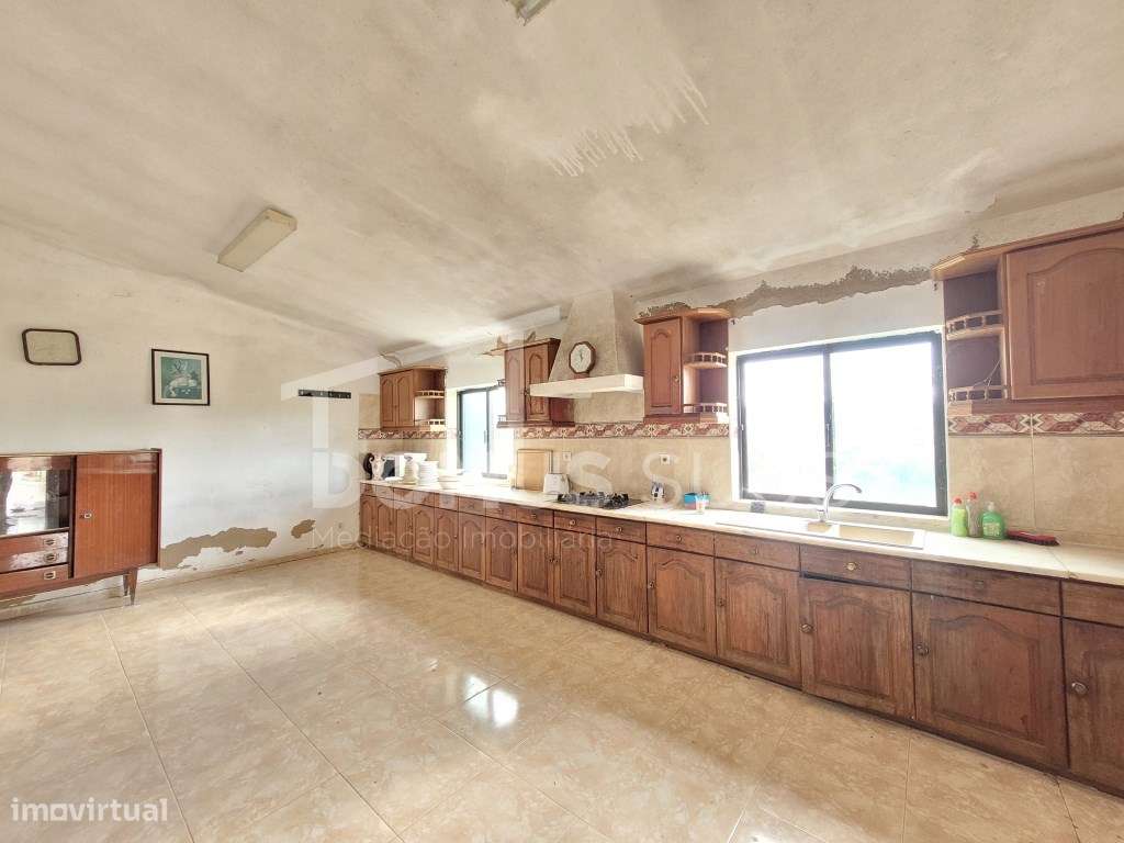 Moradia térrea localizada em zona calma-9