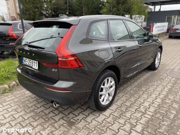 Volvo XC 60 B4 B Momentum - 4