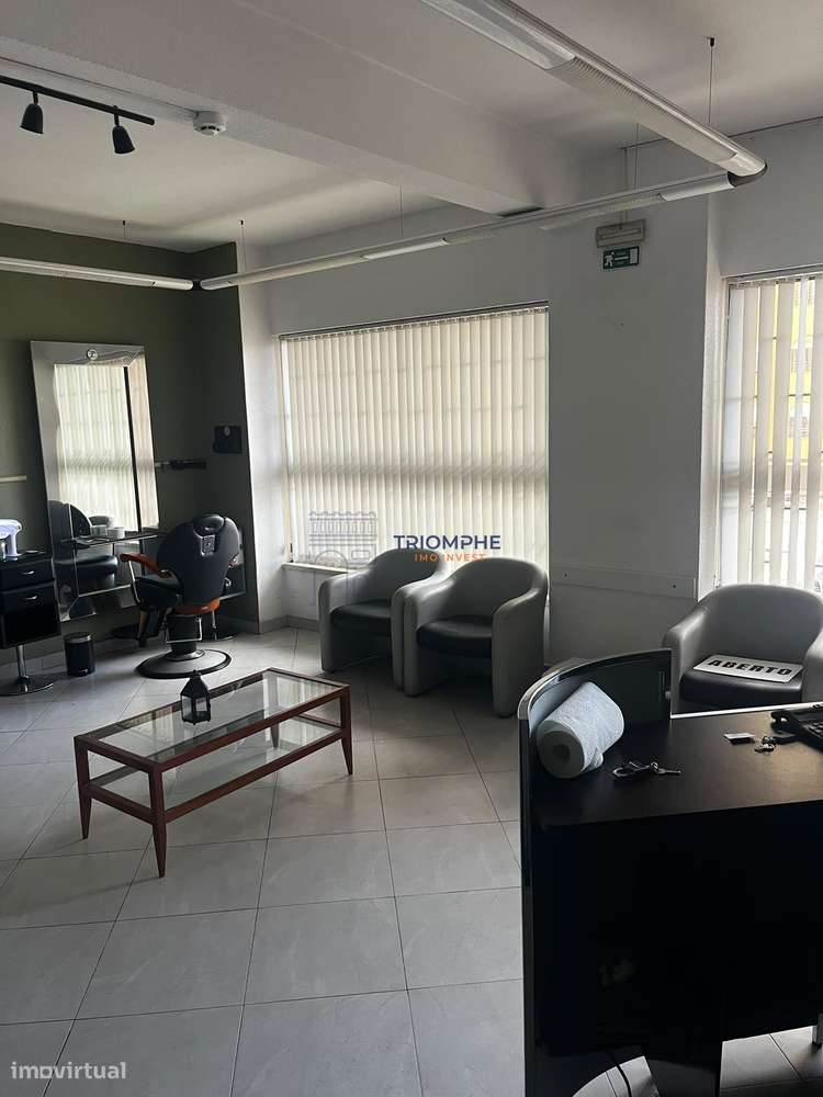 Estabelecimento Comercial em Sassoeiros-1