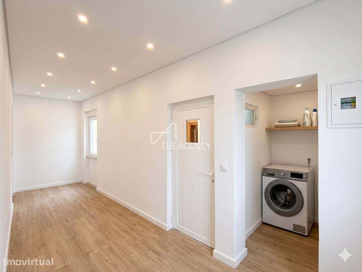 Prédio p/ Investimento em Alhandra  - 2 Estúdios para Restaurar-15