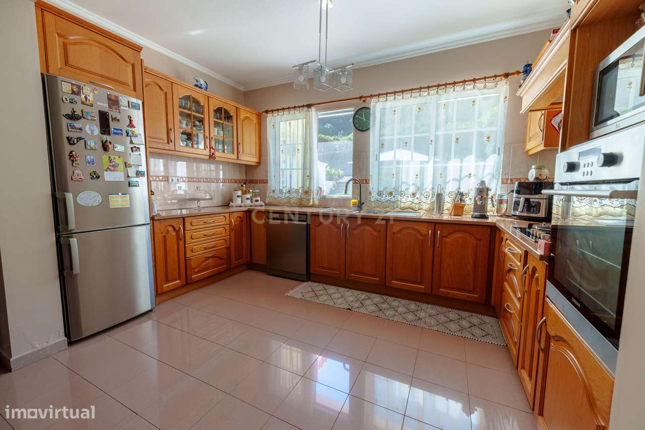 Moradia T4 com 2.971 m² de Terreno e Vista Panorâmica-19
