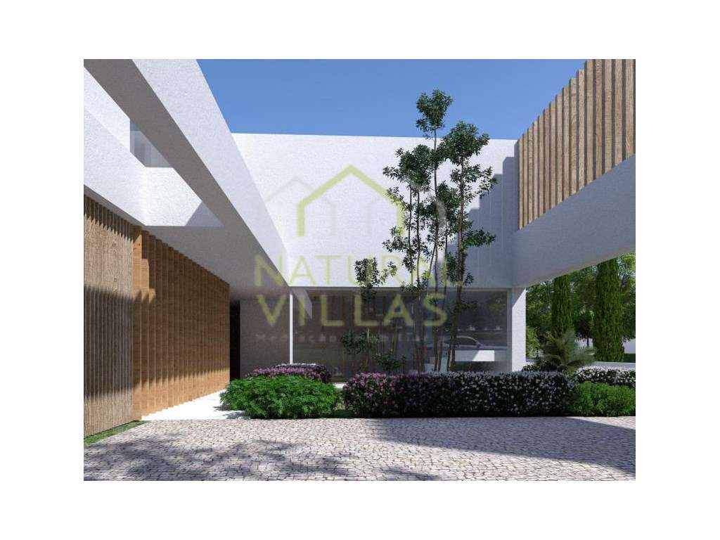 Duas Moradias Isoladas T5 e T3 na zona de Loulé-18