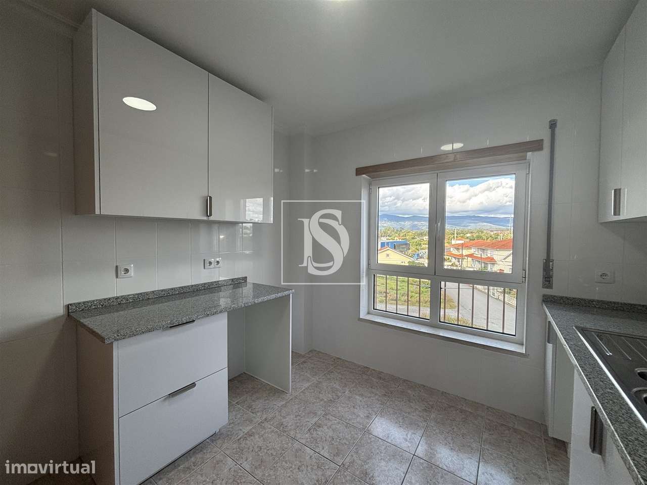 Apartamento T3 no centro de Tondela - Grande imagem: 2/19