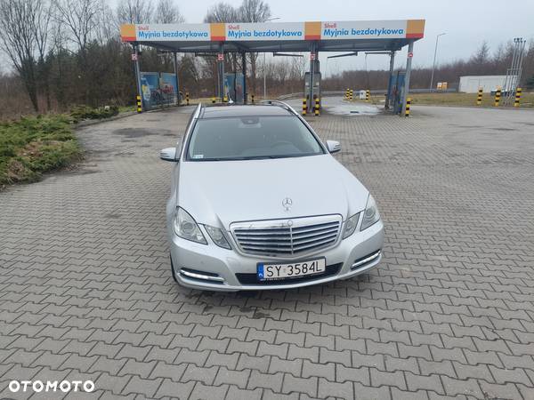 Mercedes-Benz Klasa E 300 T BlueTEC 7G-TRONIC - 1