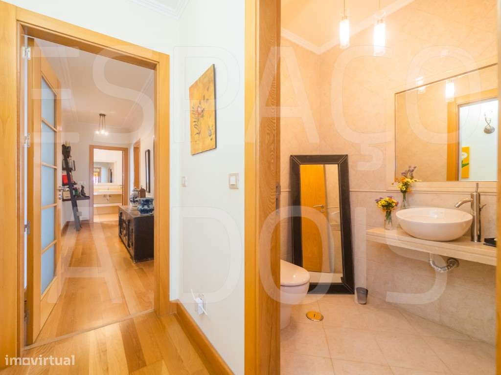 DESLUMBRANTE! Condomínio Privado com porteiro residente, vigilância...-52