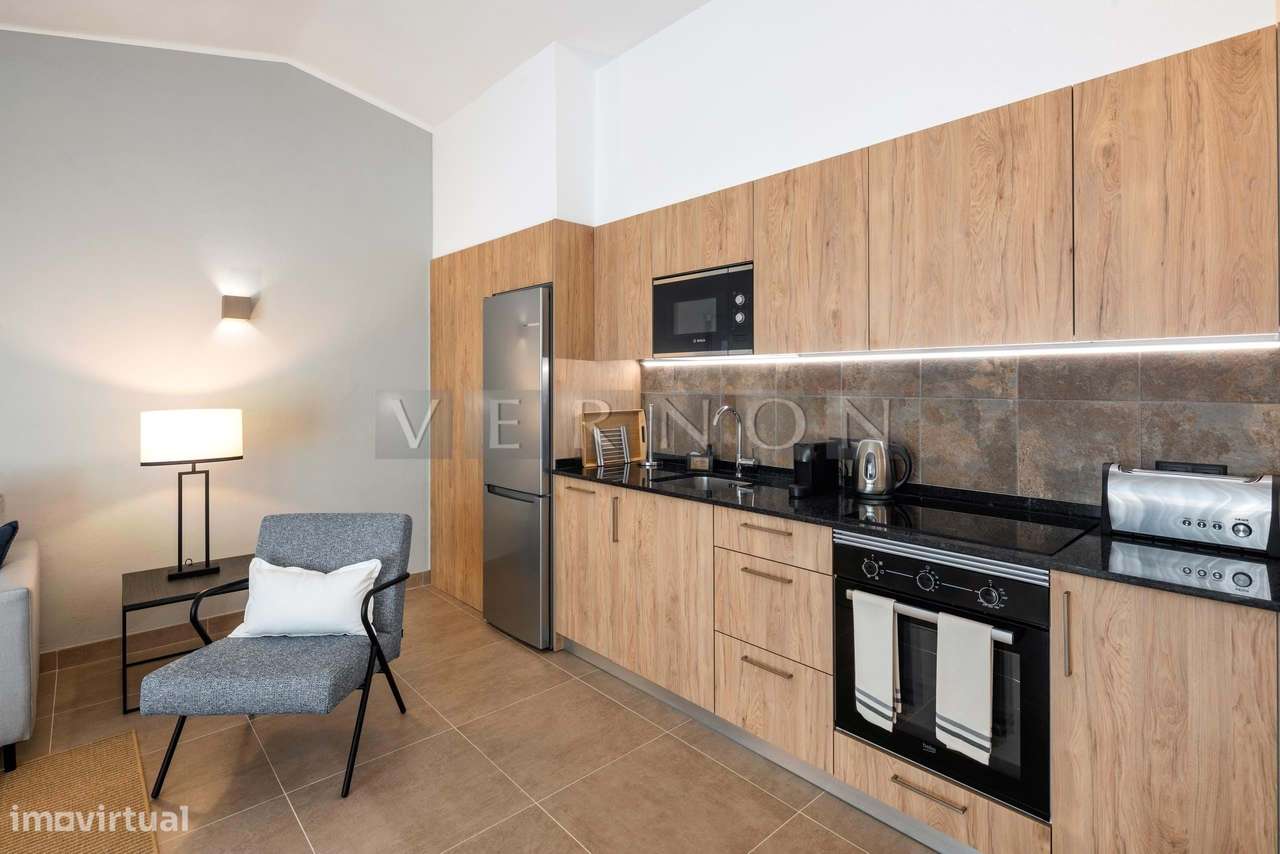Algarve, Carvoeiro, apartamento T1+1 espaçoso, com piscina e estaciona - Grande imagem: 3/30