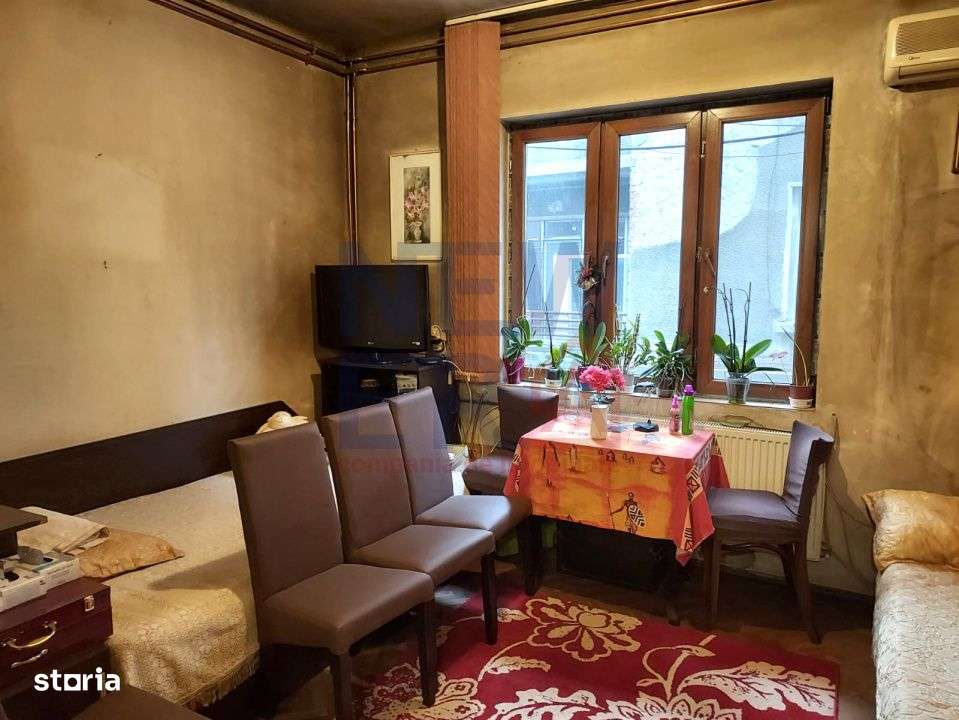 Proprietate deosebita intr-o casa interbelica, de vanzare in zona Unir - Imagine principală: 4/13