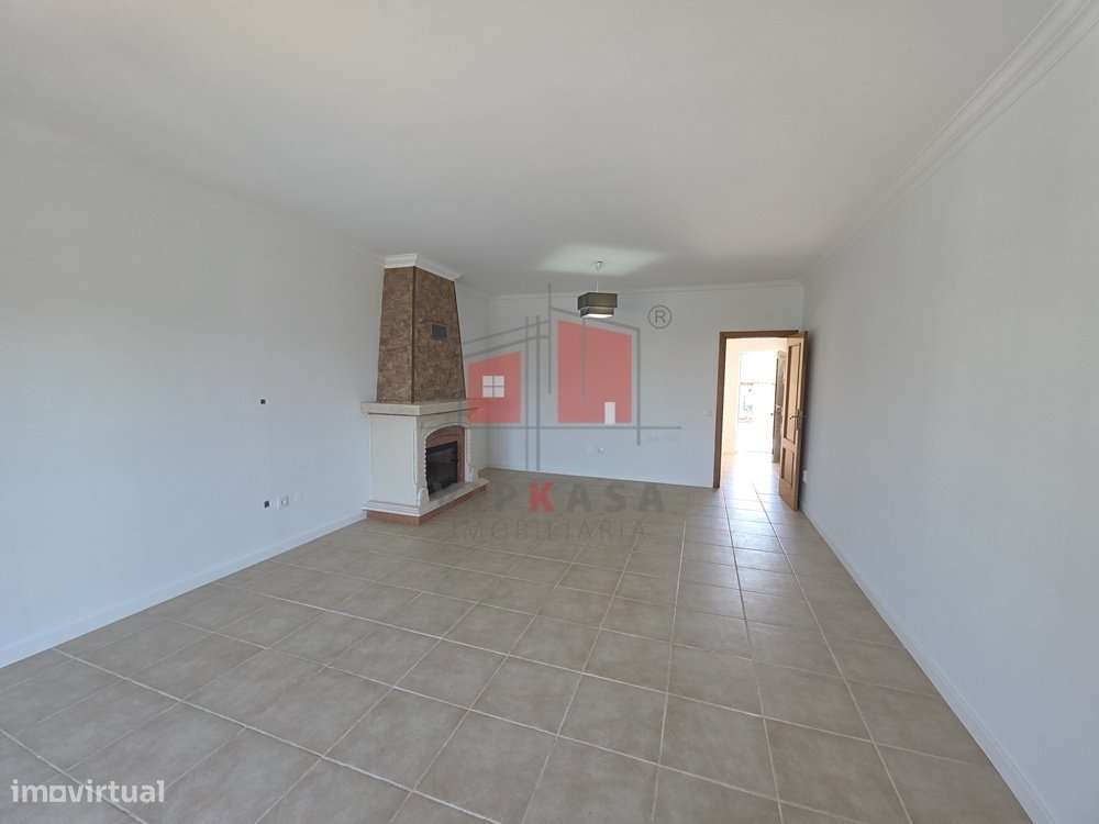Moradia T4 com Piscina em 900 m2 de lote-5