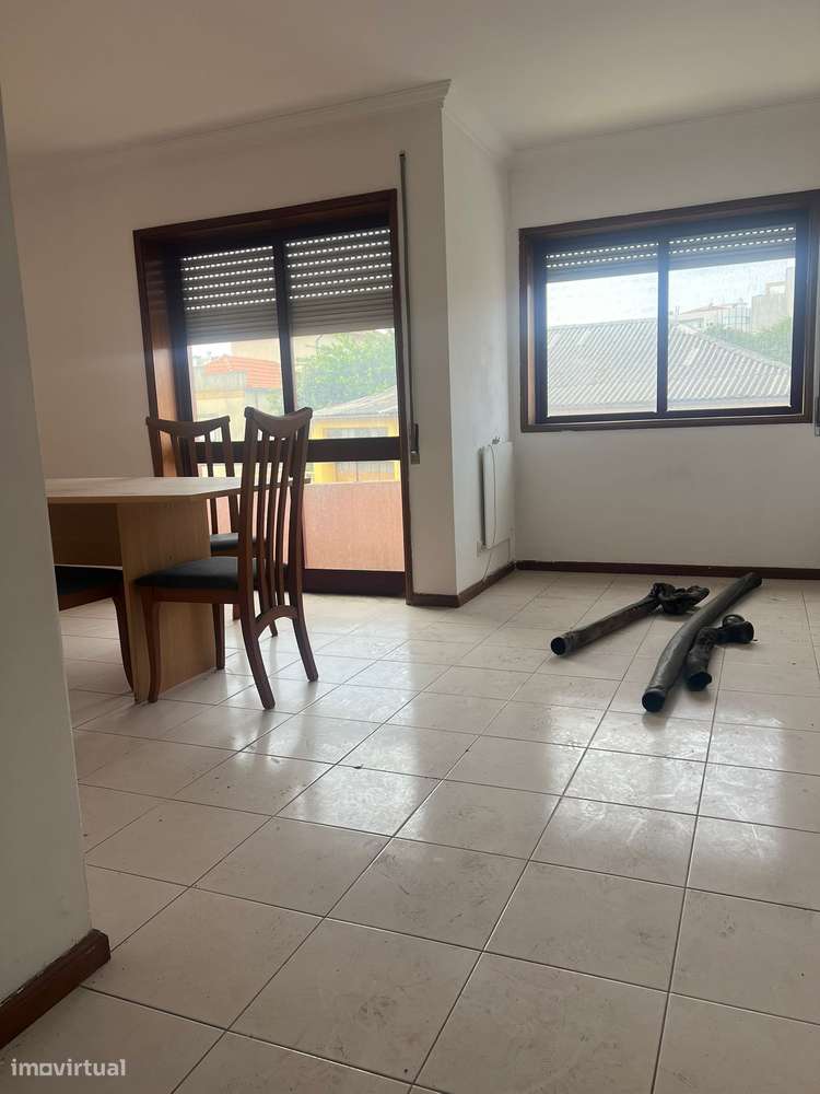 Apartamento T2 em Vila Nova de Gaia próximo da Nova estação de Metro-6