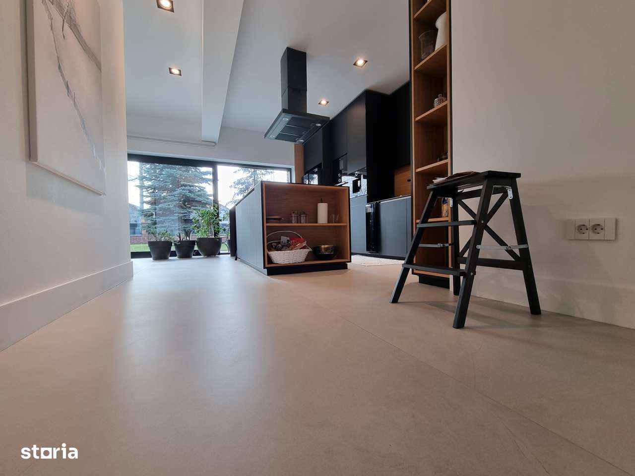 Vila Mediteraneană deosebită, amplasată într-o locație de vis, Bucium-6