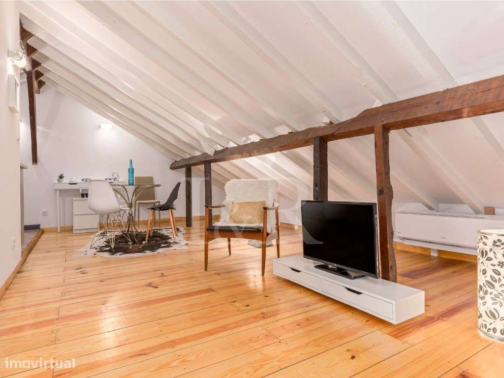 Apartamento T3 renovado e luminoso na Baixa de Lisboa-10
