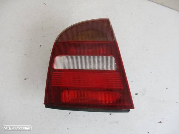 Farol Farolim Skoda Octavia Esquerdo 1997 a 2000 - 2