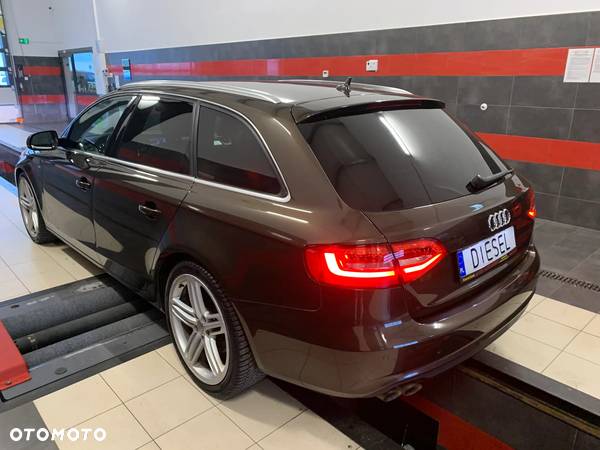 Audi A4 Avant 2.0 TDI DPF multitronic S line Sportpaket - 6