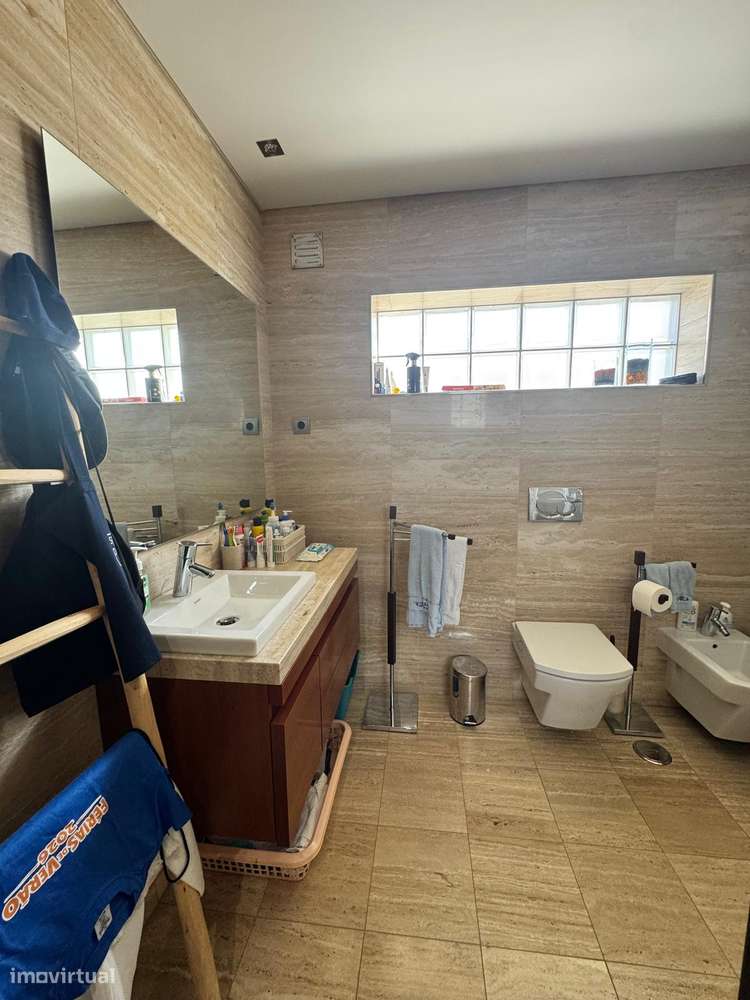 Apartamento duplex T4 com 3  garagens-23