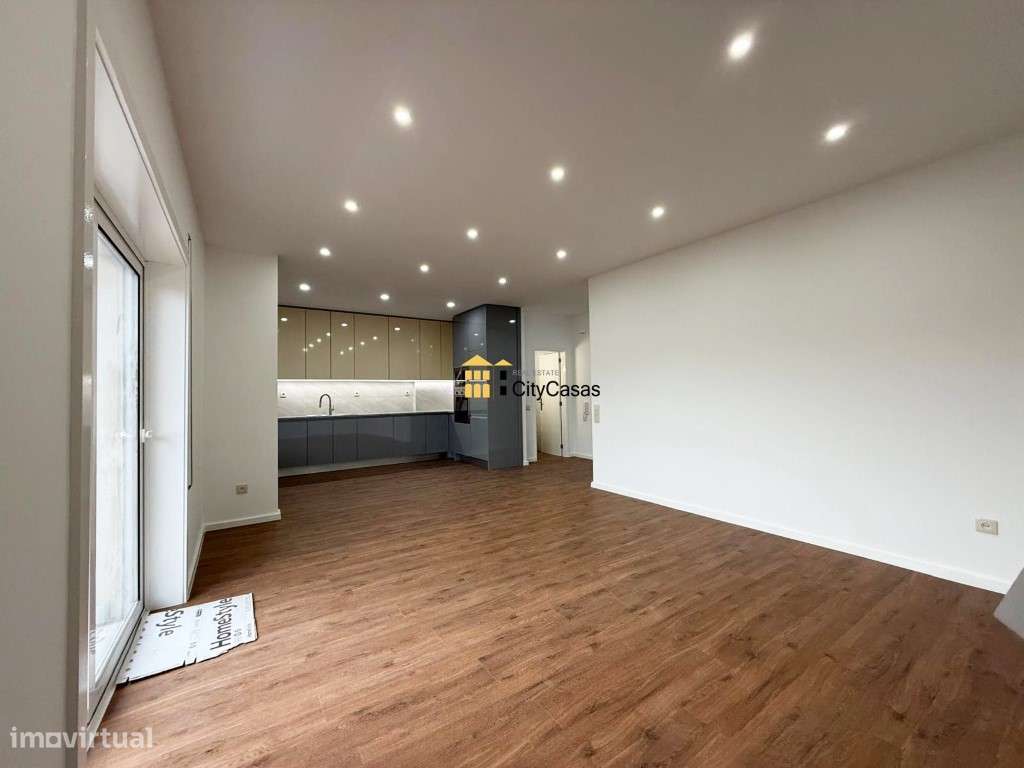 T3 Renovado c/ Garagem em Águas Santas - Grande imagem: 2/24