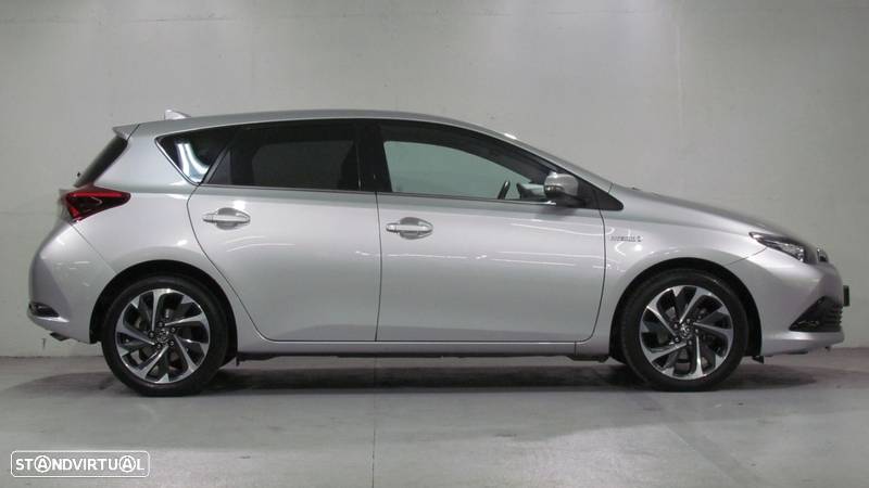 Toyota Auris 1.8 HSD Comfort+P.Sport - 17