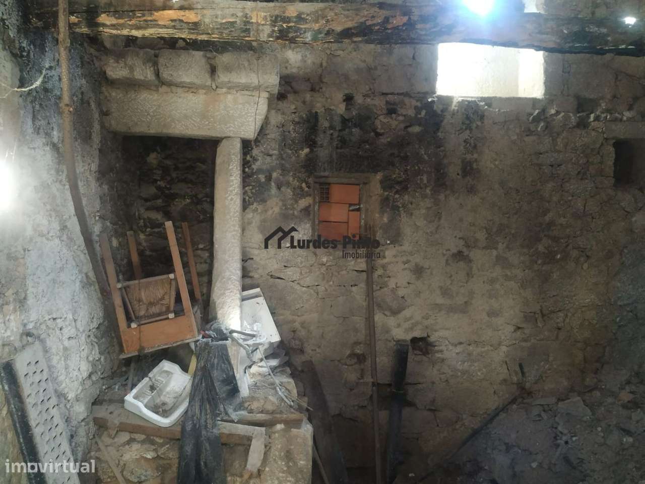 Moradia para remodelação - Grande imagem: 5/6