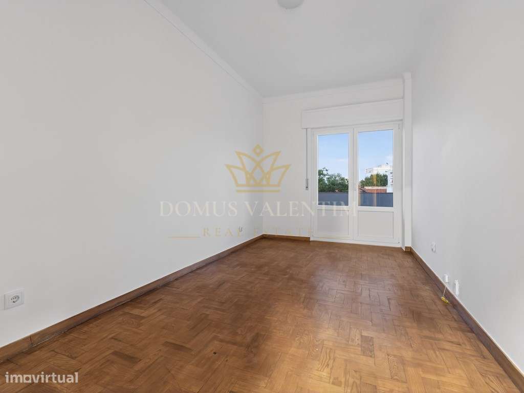 Apartamento T3 Parcialmente Remodelado - Setúbal-5