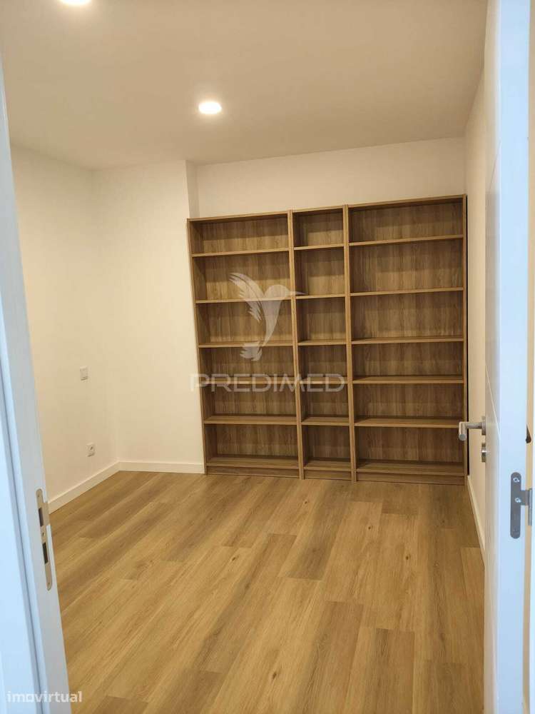 T2+1 Moderno, Mobilado e Equipado | Design Contemporâneo e Pronto a...-8