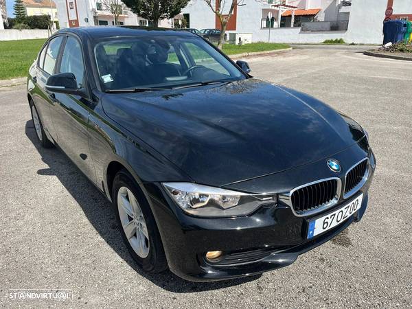 BMW 318 d Line Sport - 4