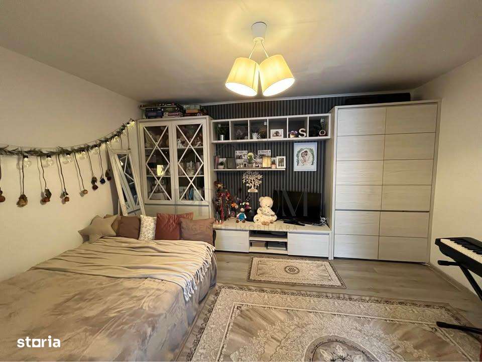 SAGULUI - 3 CAM - INDIVIDUALA - CURTE - TERASA - CENTRALA - RENOVATA - - Imagine principală: 5/9