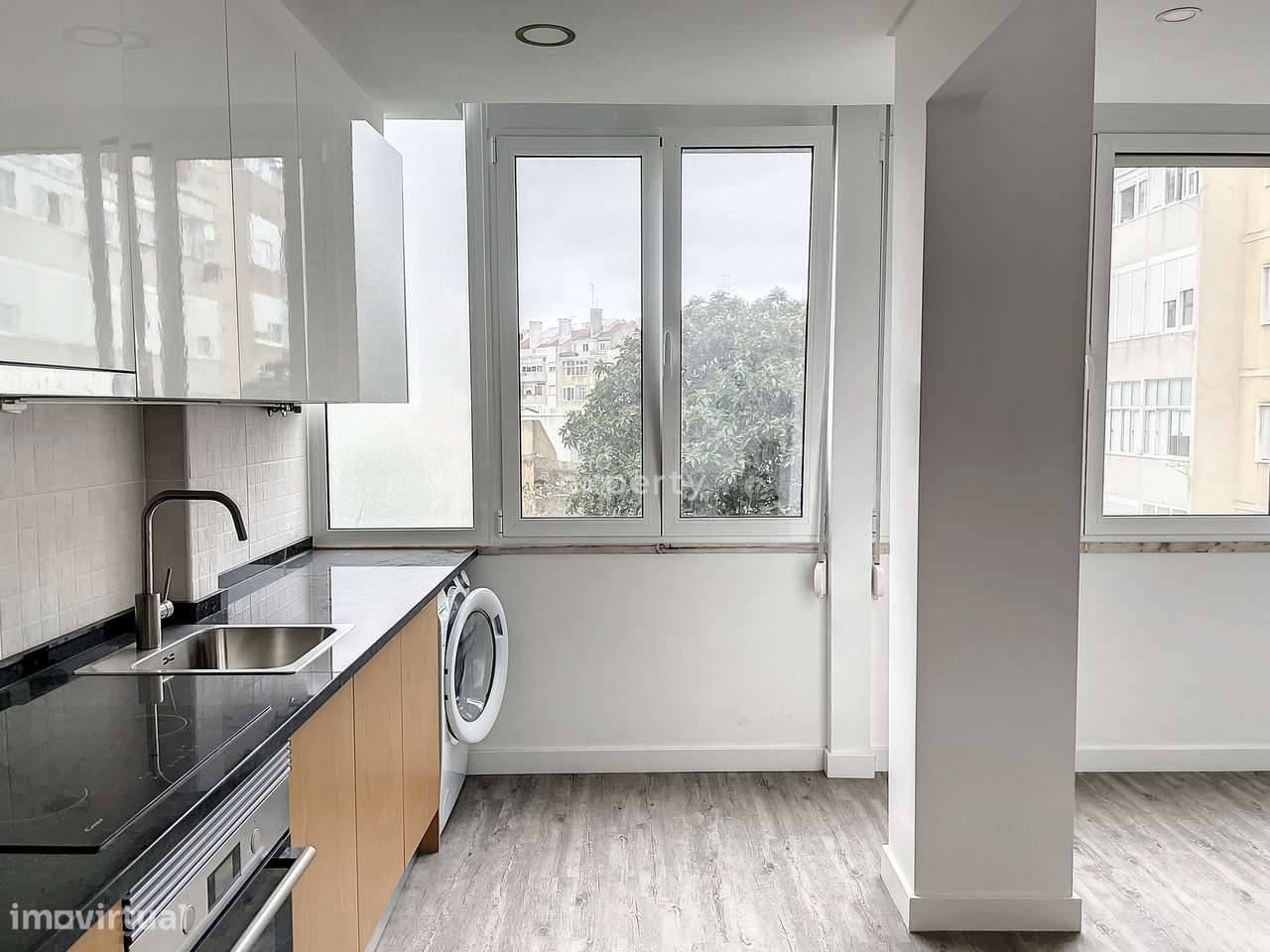 Apartamento T2 Remodelado na Ajuda, Lisboa-7