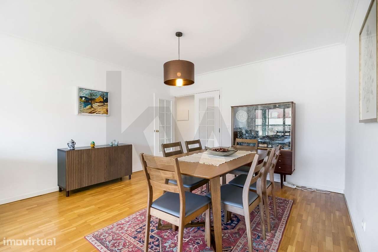 T2 com Varanda e Estacionamento junto ao Parque dos Poetas e a 10 min - Grande imagem: 5/35