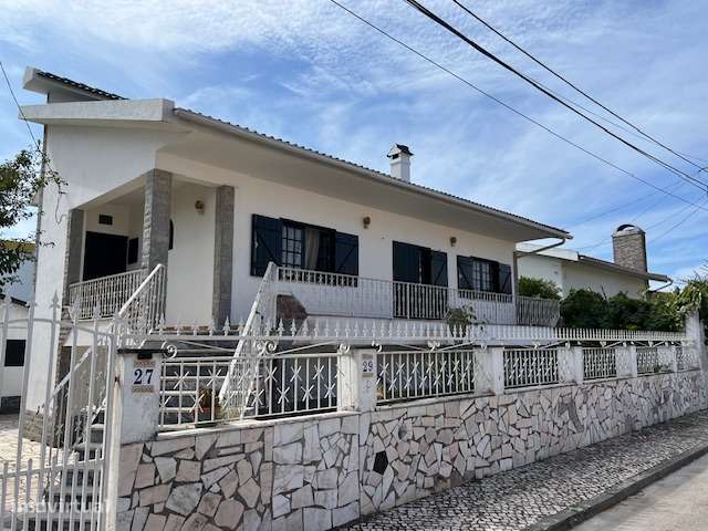 Moradia c/ Garagem, 692m2 de terreno, na Aroeira!-47