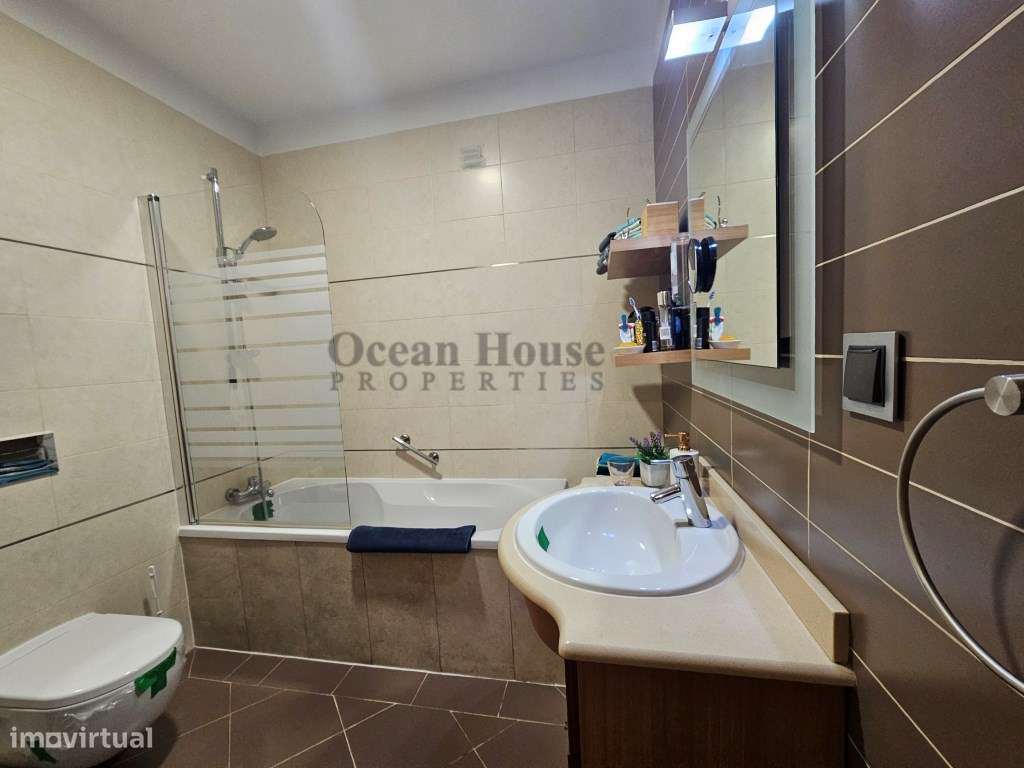 Apartamento com 3 quartos, piscina e garagem em Almancil.-16