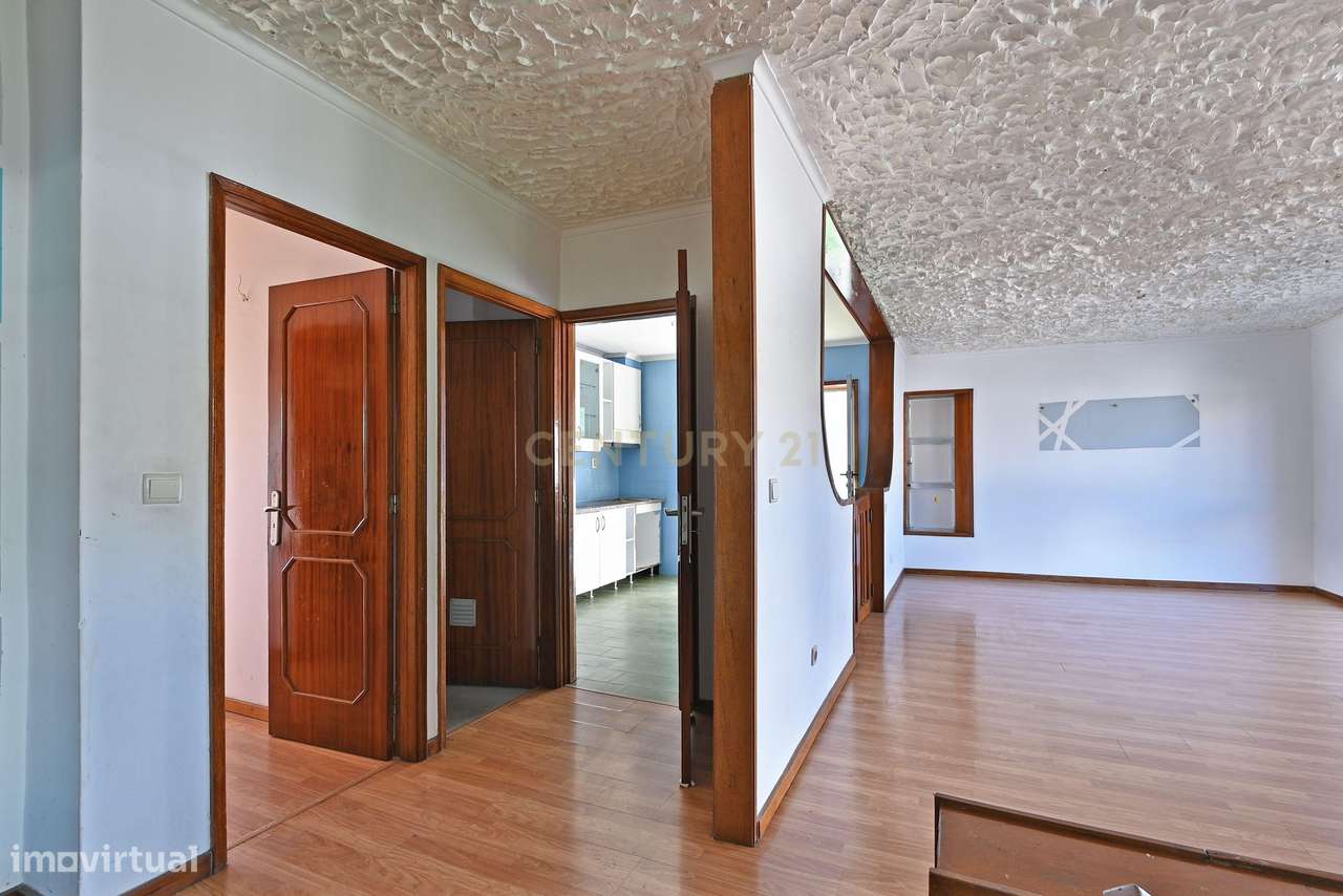 Moradia composta por Habitação, comercio e serviços-11