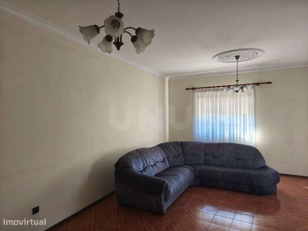 Moradia, em aldeia tranquila, em excelente estado de conservação, p...-11