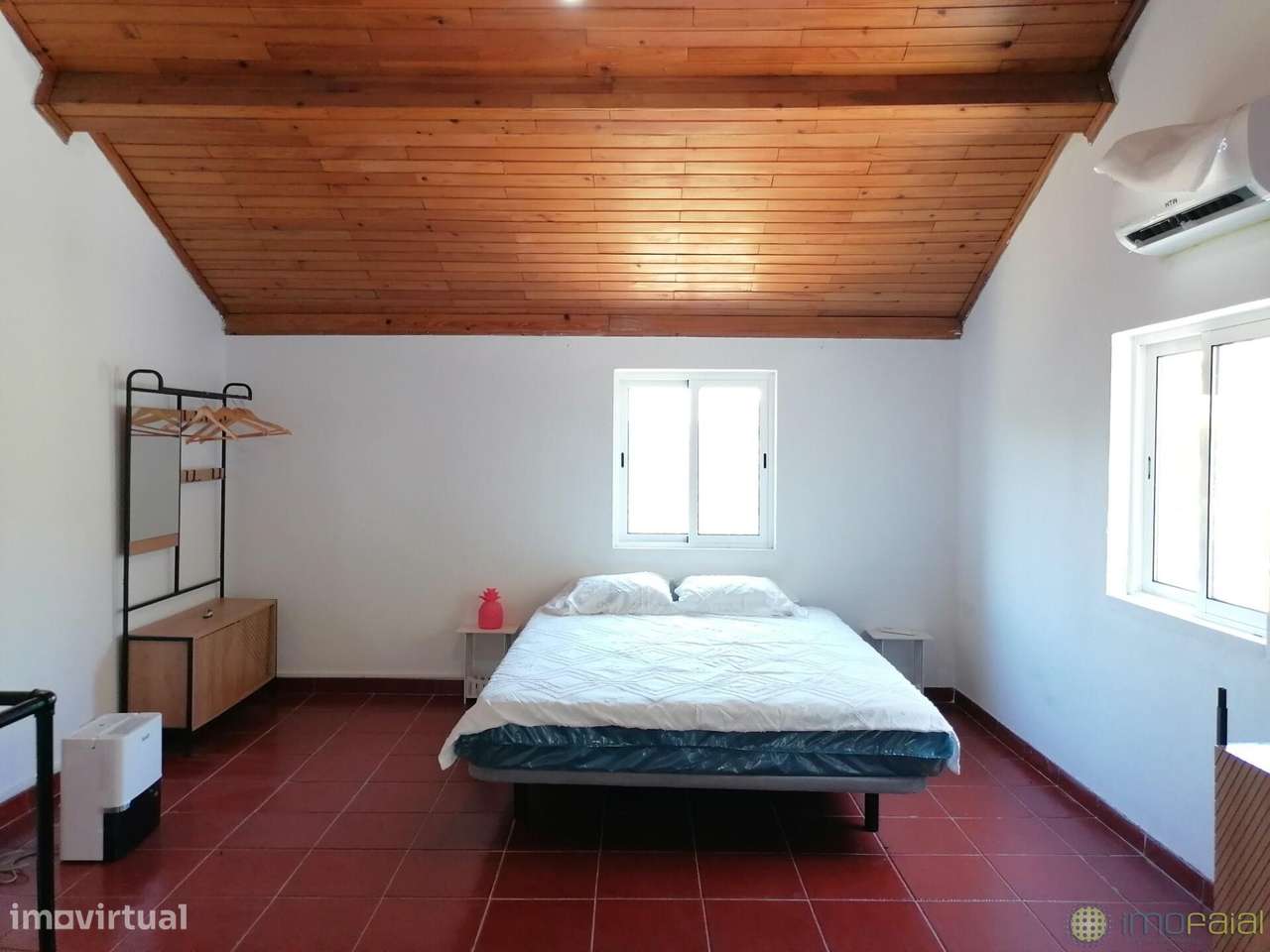 Moradia na canada das adegas no Capelo-13