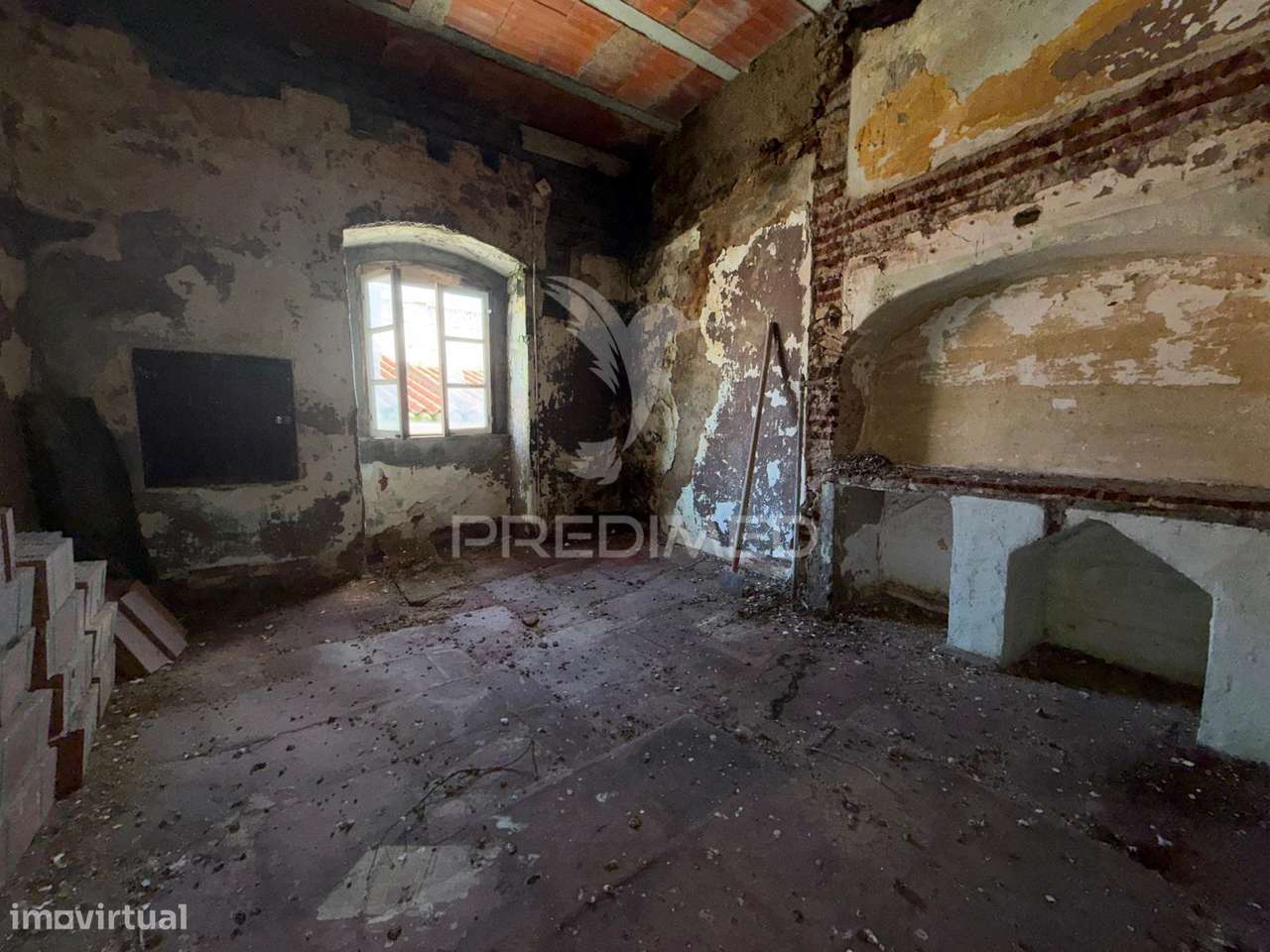 Investimento Único – Moradia T3 para Reabilitação no Centro Históri...-8