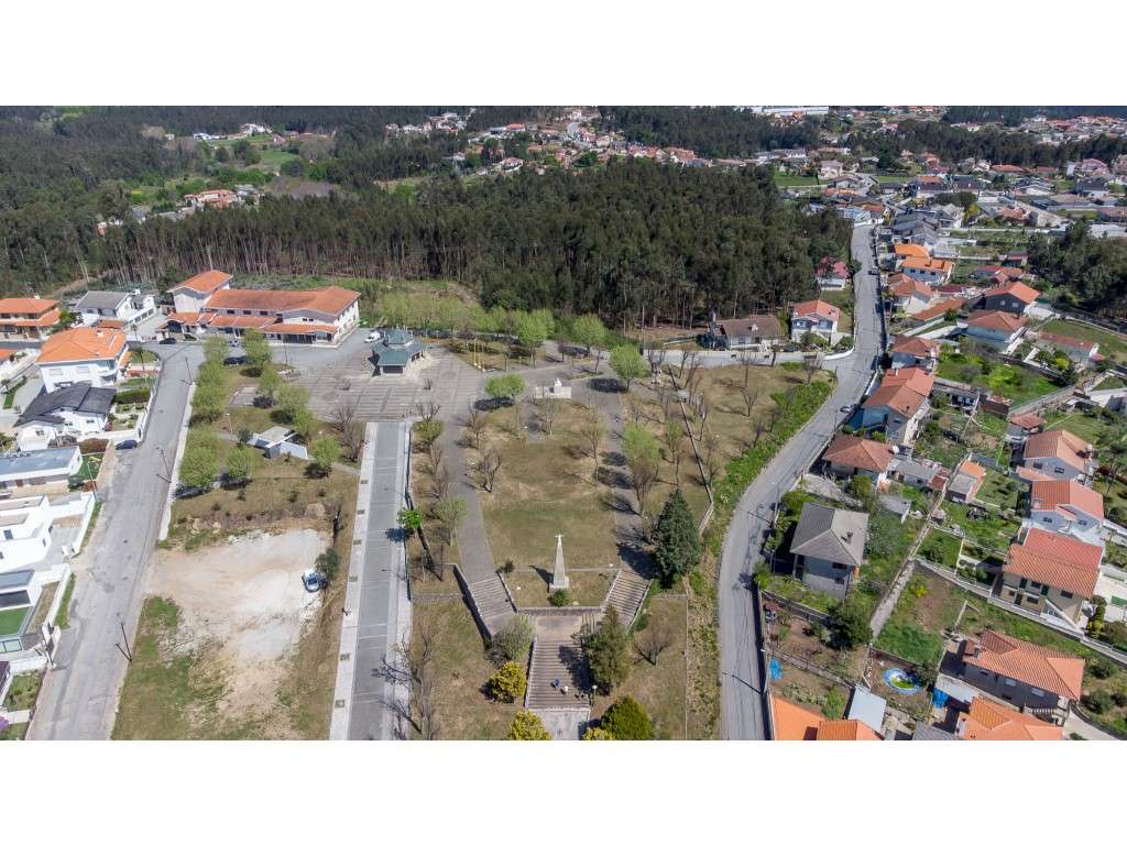 Terreno com 18414m² para construção pavilhões industriais junto à A...-17