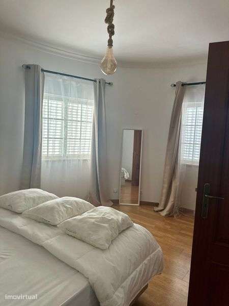 Moradia T5 com Jacuzzi e Jardim – Excelente Localização - Grande imagem: 5/12