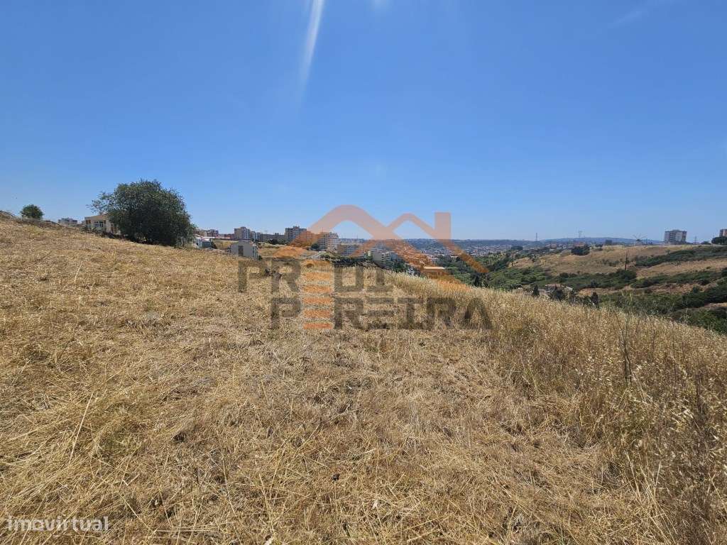 Situado na Ramada, 1800 m² terreno - Excelente Oportunidade de Inve...-8