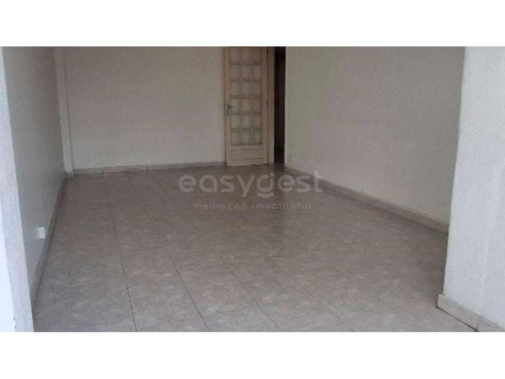 T2 em Oeiras de 81m2 para remodelar na Figueirinha - Grande imagem: 5/9