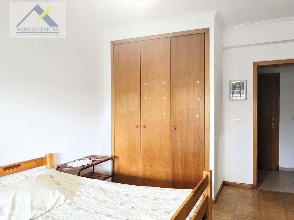 Apartamento T3 com terraço e garagem no Bairro Dias em Setúbal-9