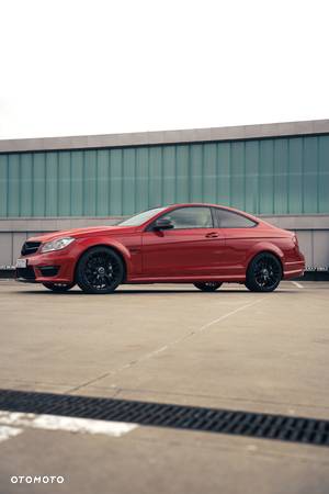 Mercedes-Benz Klasa C 63 AMG - 10