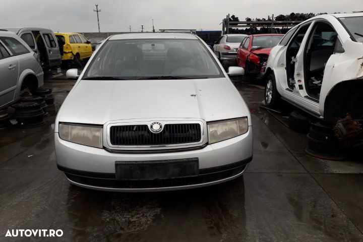 Aripa fata stanga Skoda Fabia 6Y  [din 1999 pana  2004] seria Sedan 1.4 MT (68 hp) - 1