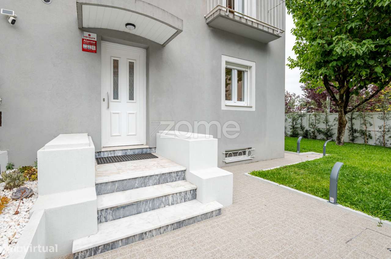 Moradia T3 renovada com jardim nas Antas-8