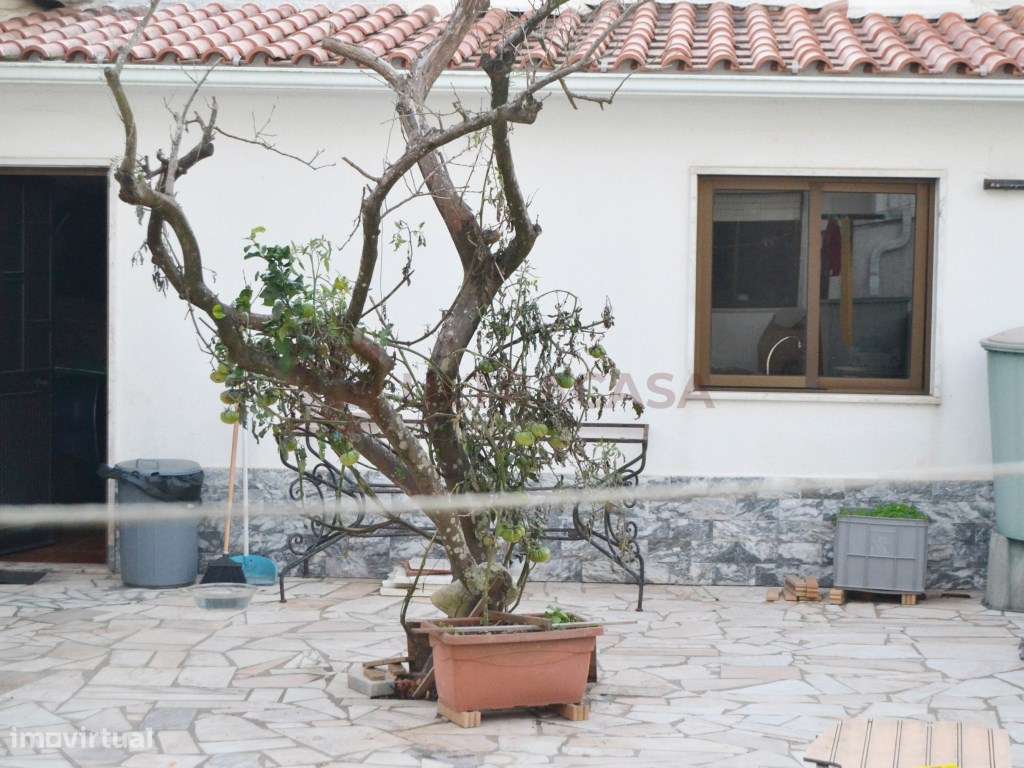 Vende-se excelente Moradia V7 com Jardim, Terraço e Garagem em Algu...-29