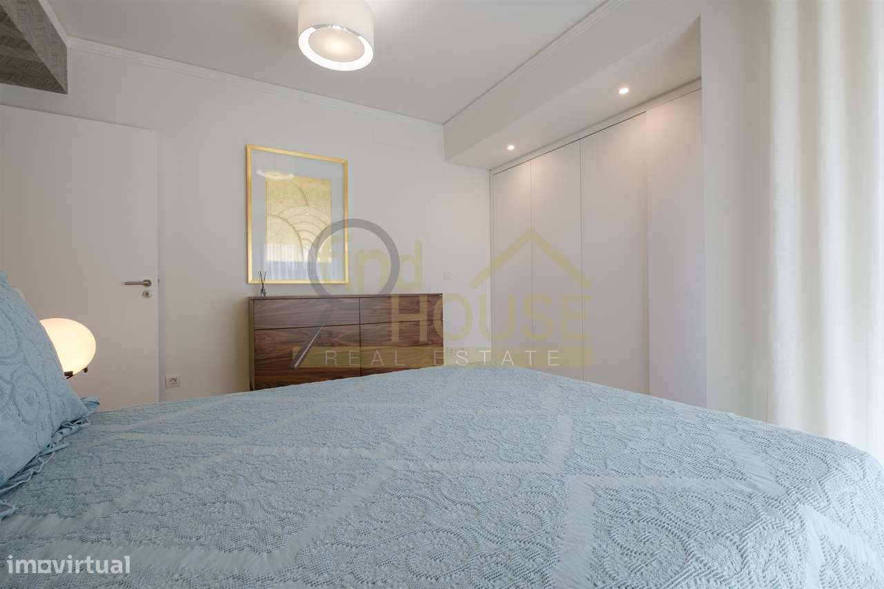 Vende-se T2 remodelado com garagem e arrecadação com vista para o jard-28