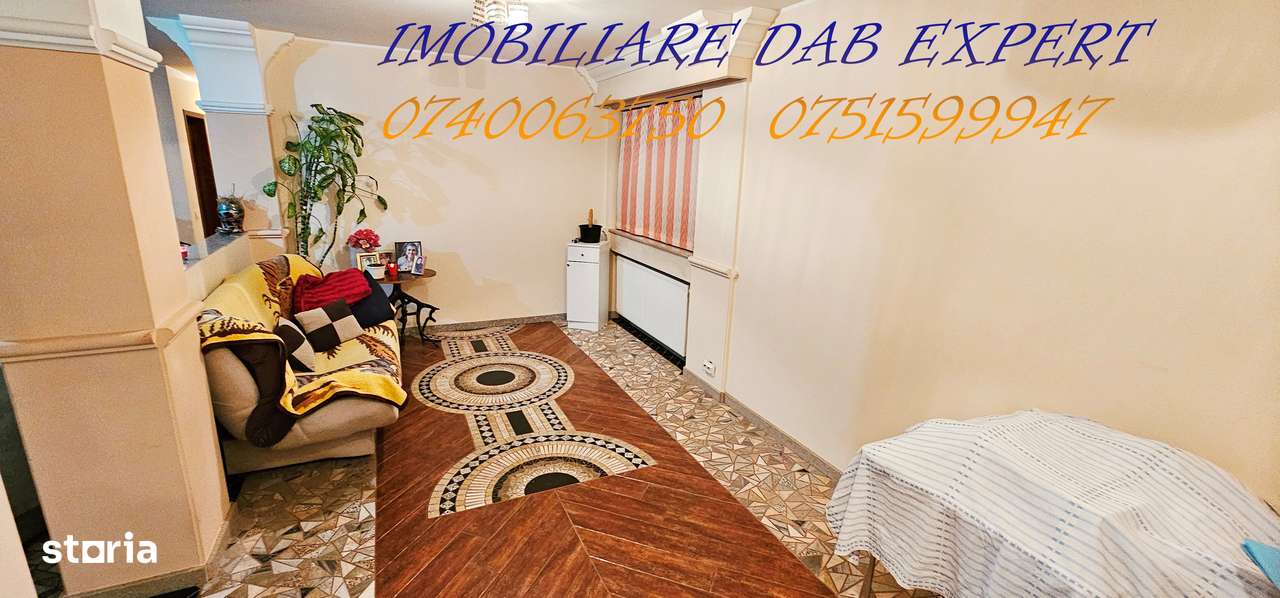 Casă spațioasă cu garaj și acces asfaltat în zona veche - Imagine principală: 5/11