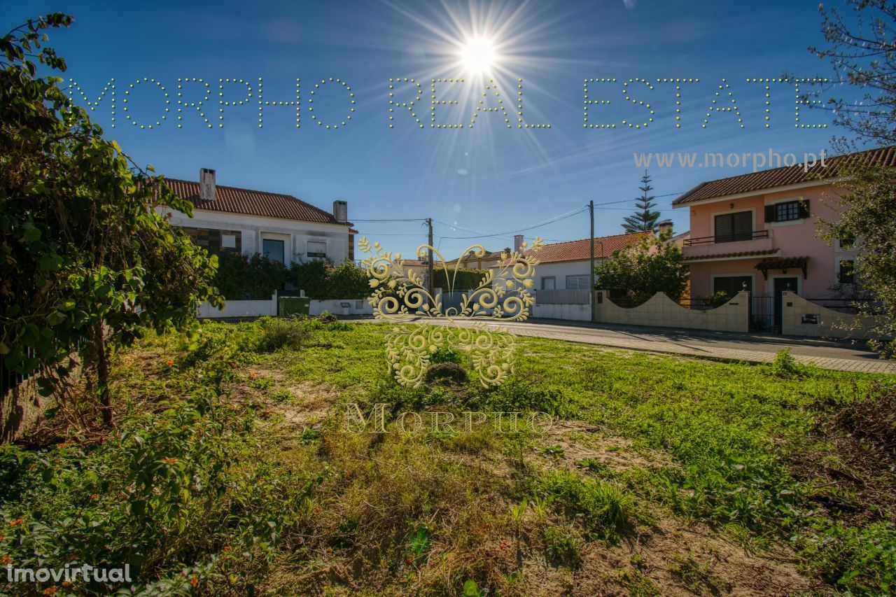 Lote de terreno urbano para construção de moradia isolada em Azeitão